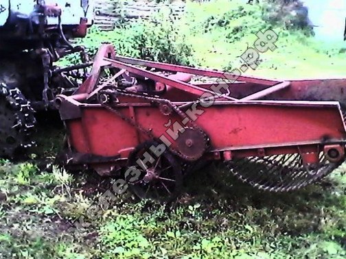 картофелекопалка, агрегатированная с трактором Т-70 фото