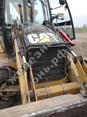 Погрузчик-экскаватор CATERPILLAR 428E фото