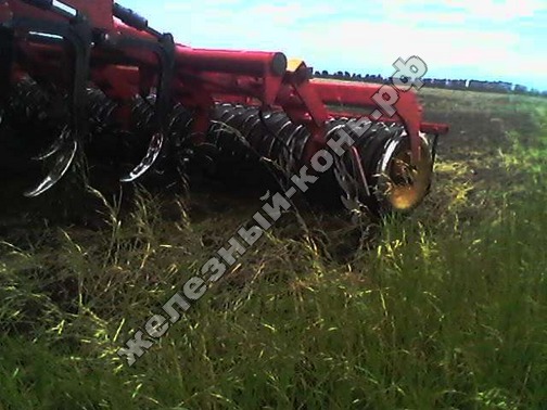 Трактор John Deere 9630 cо стерневым культиватором Vaderstad Top Down 700 фото