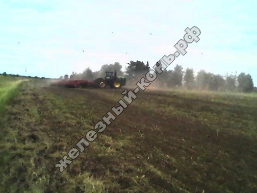 Трактор John Deere 9630 cо стерневым культиватором Vaderstad Top Down 700 фото