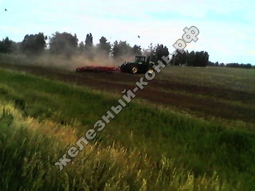 Трактор John Deere 9630 cо стерневым культиватором Vaderstad Top Down 700 фото