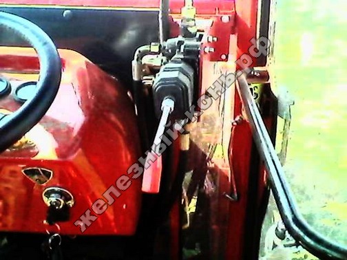 Мини-трактор DONGFENG DF-304 с погрузчиком FEL-300S фото