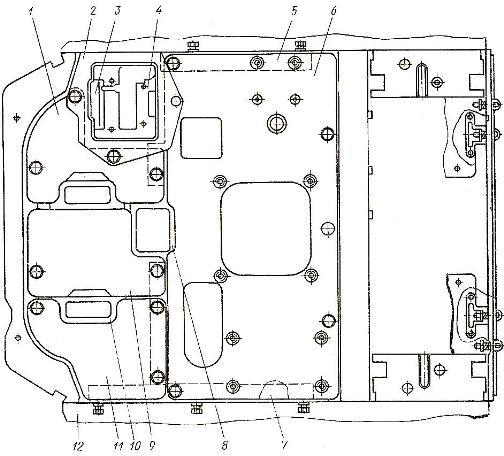 Пол и крылья трактора Т-130М