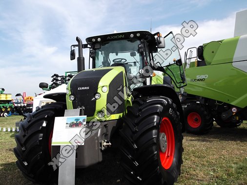 Трактор CLAAS Axion 930