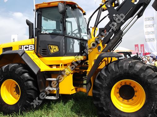 Колёсный фронтальный погрузчик JCB Farm Master Agri 434s