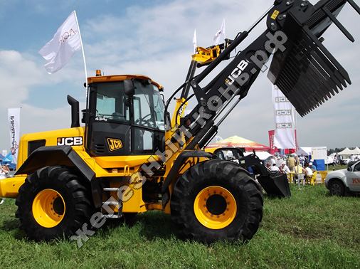 Колёсный фронтальный погрузчик JCB Farm Master Agri 434s