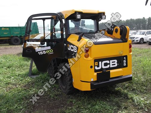 Мини-погрузчик с бортовым поворотом JCB 155