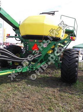 Посевной комплекс John Deere 1890