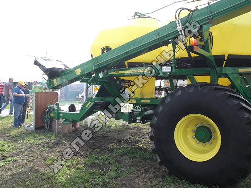 Посевной комплекс John Deere 1890