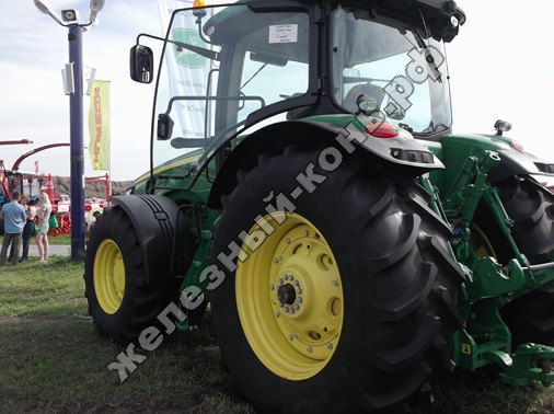 Трактор John Deere 8335R